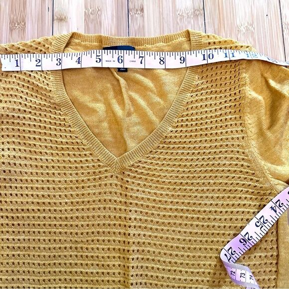 The Limited women’s size XS mustard yellow v-neck sweater 283B1 - Picture 8 of 8